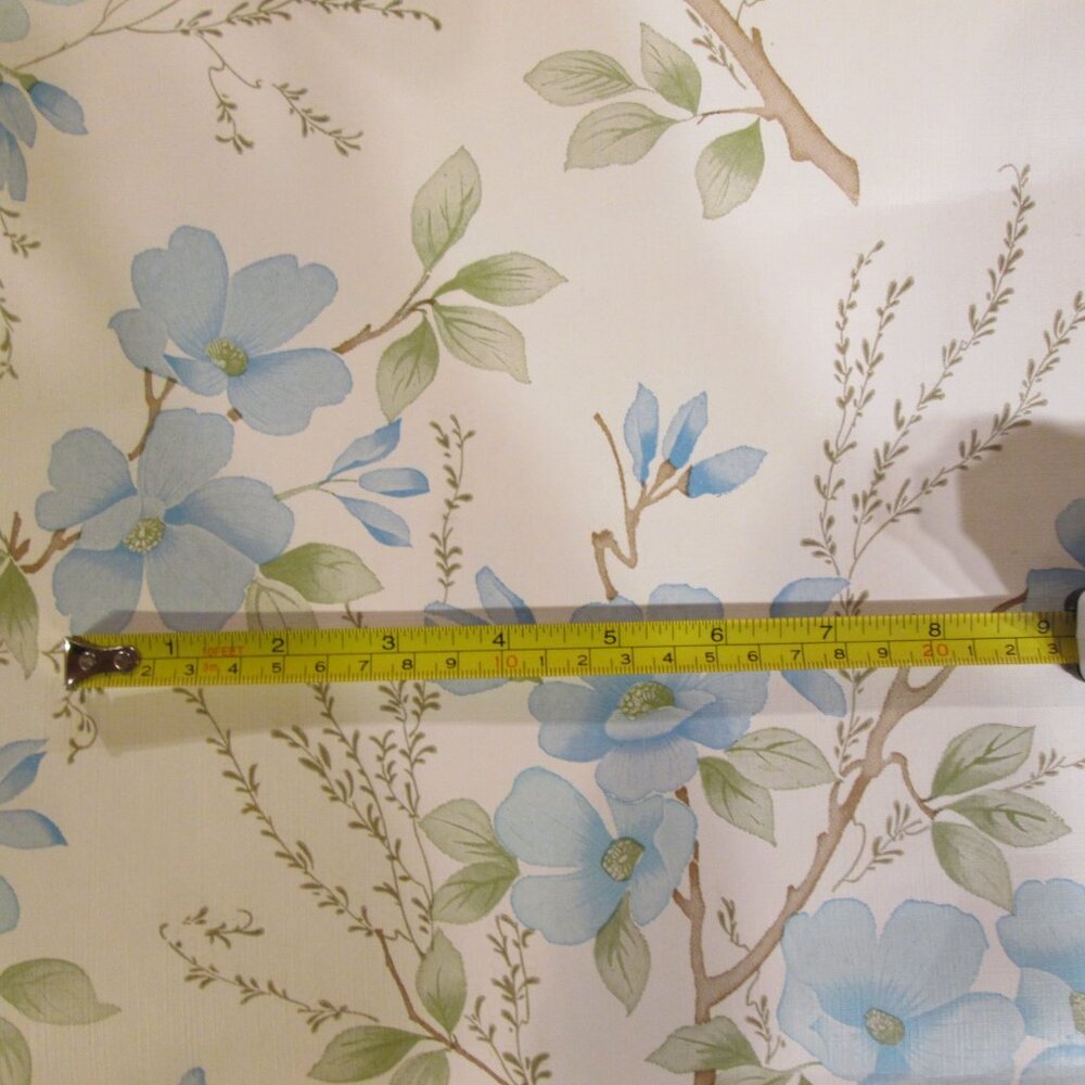 1970s Vintage Blue Flower Motif Wallpaper - Picture 4 of 7